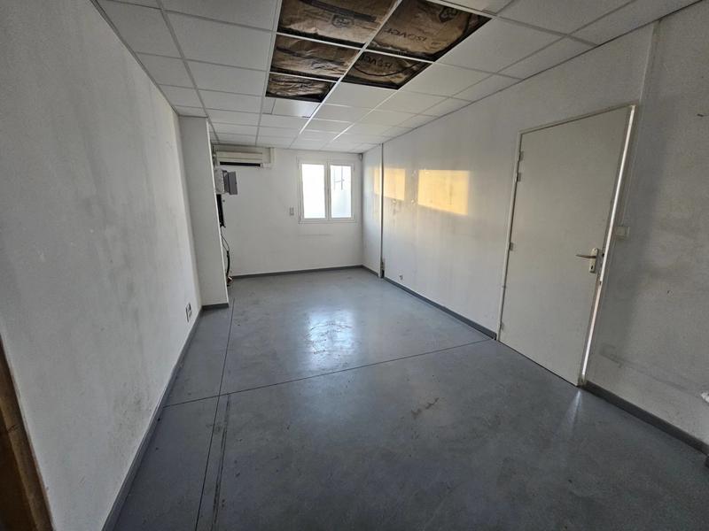 Local d'activités - 250 m² - 5 pièces