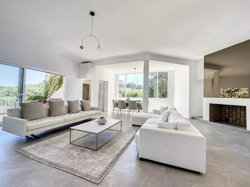 Maison - 400 m² - 10 pièces