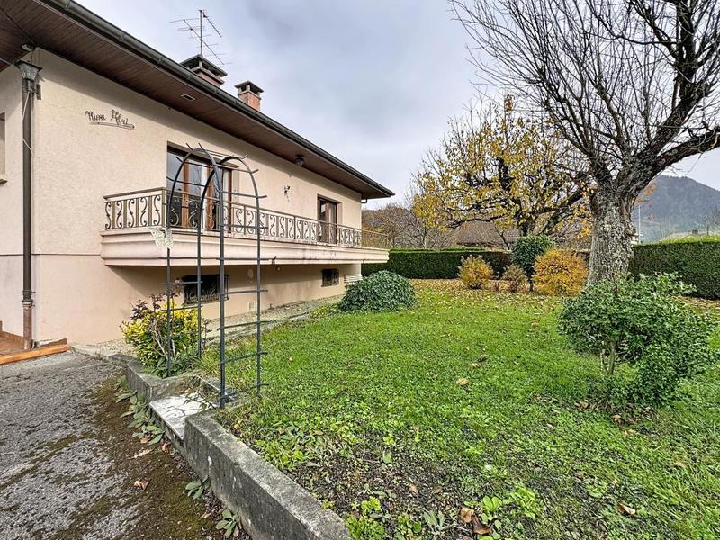 Maison - 104 m² - 4 pièces