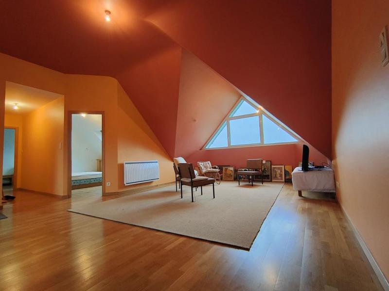 Maison - 210 m² - 6 pièces