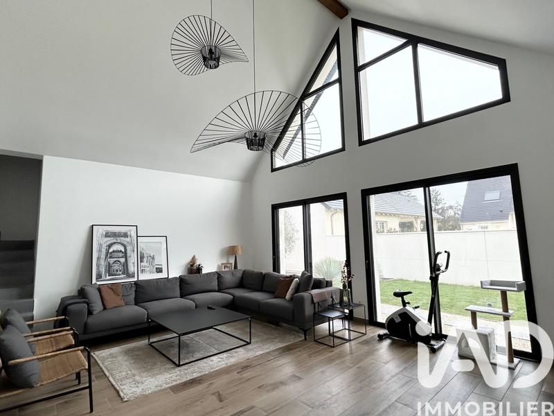 Maison - 187 m² - 9 pièces