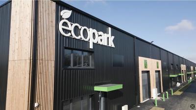 Local d'activité / Entrepôt - 225 m² - 4 pièces