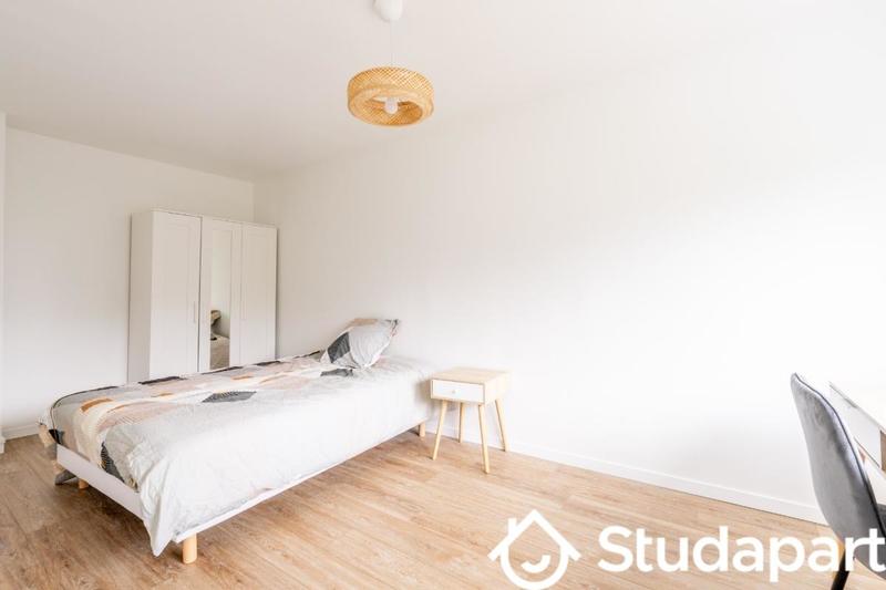 Chambre - 10 m² - 1 pièce