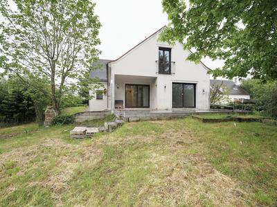 Maison - 250 m² - 13 pièces