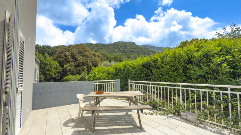 Maison - 370 m² - 14 pièces