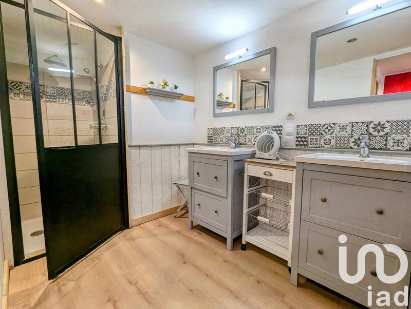 Maison - 214 m² - 7 pièces