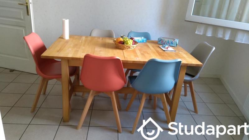 Chambre - 11 m² - 1 pièce