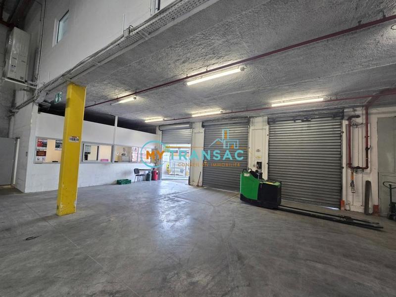 Entrepôt - 3 272 m²