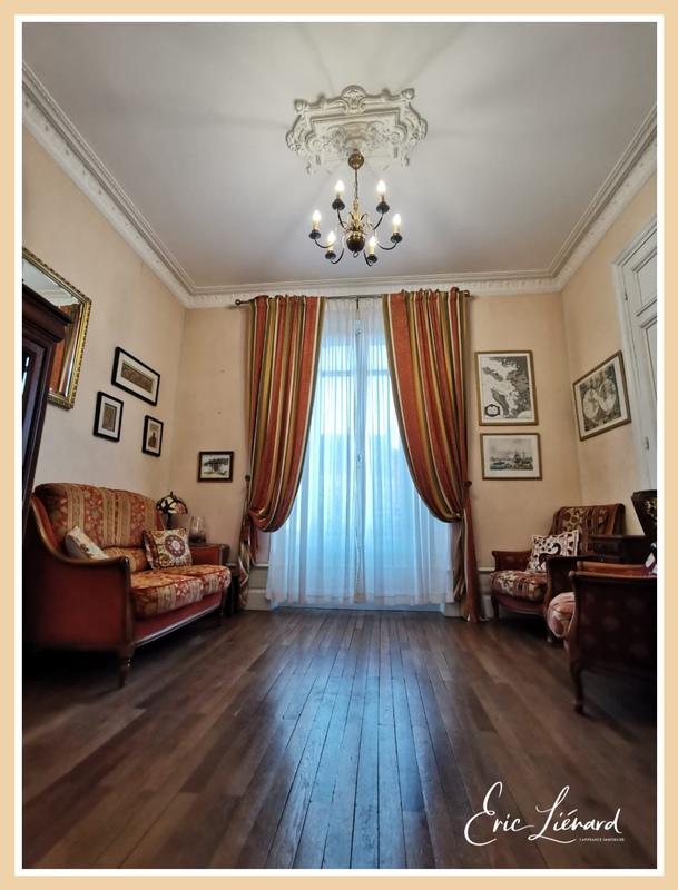 Demeure - 168 m² - 8 pièces