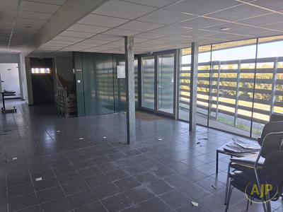 Local d'activité / Entrepôt - 620 m² - 20 pièces