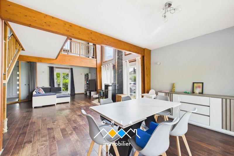 Maison - 206 m² - 7 pièces