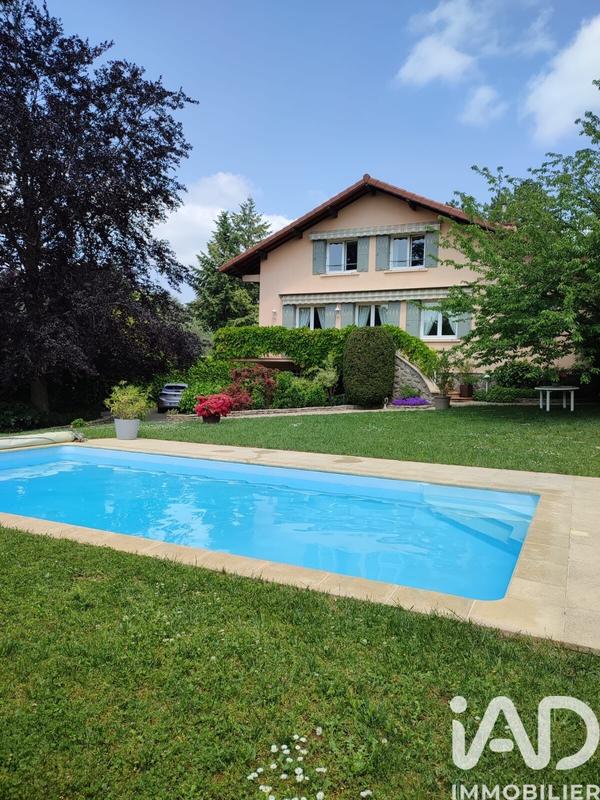 Maison - 205 m² - 8 pièces