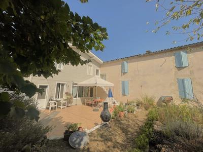 Maison - 278 m² - 10 pièces