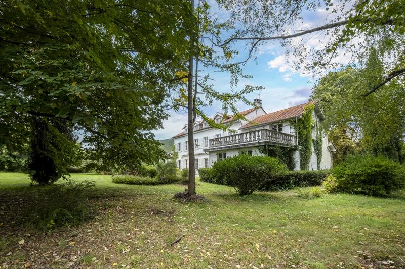 Maison bourgeoise - 407 m² - 12 pièces