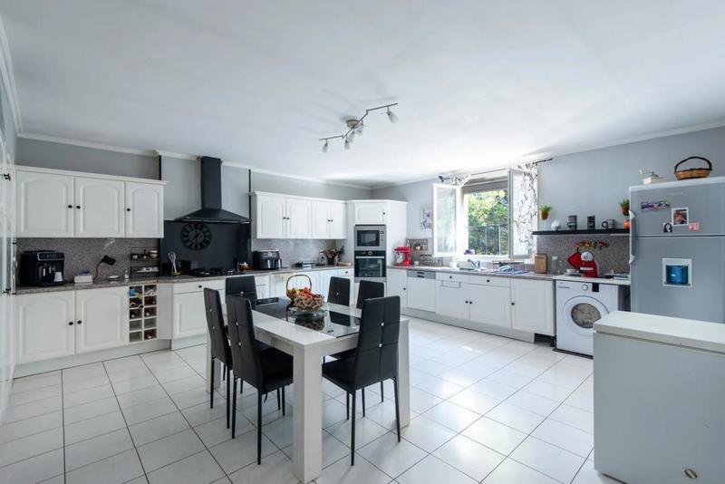 Villa - 280 m² - 11 pièces