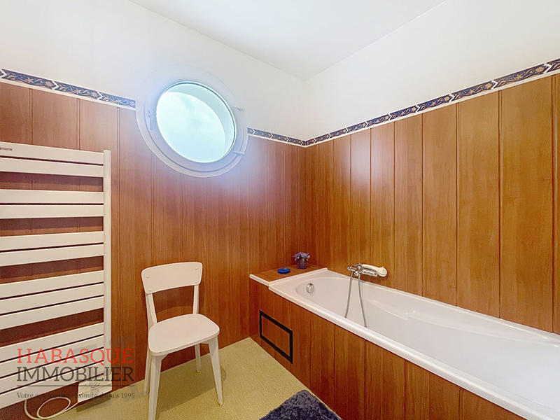 Maison - 142 m² - 7 pièces