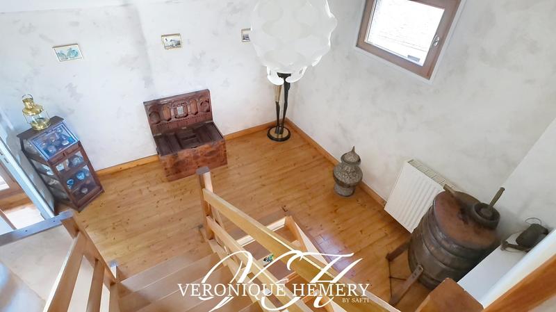 Maison - 180 m² - 8 pièces