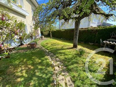 Maison - 196 m² - 9 pièces