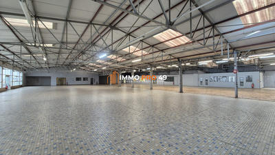 Immeuble - 2 400 m²