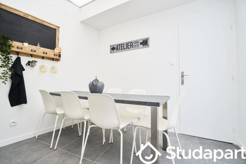 Chambre - 11 m² - 1 pièce