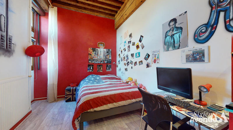 Maison - 405 m² - 12 pièces