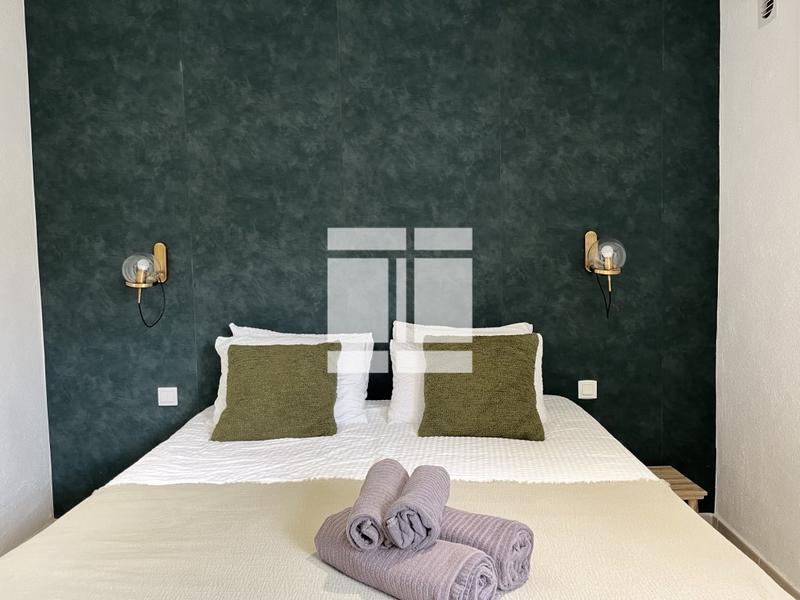 Propriété - 304 m² - 12 pièces