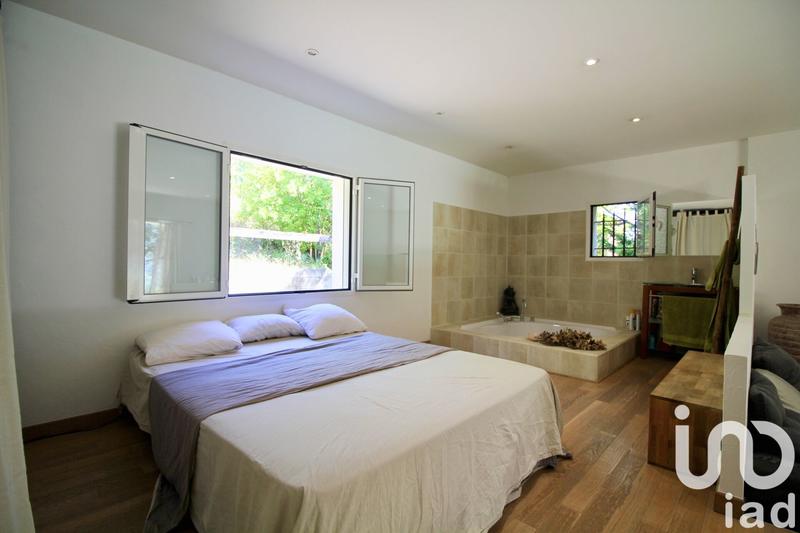 Maison - 225 m² - 5 pièces