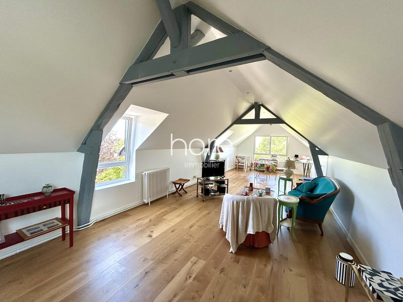 Maison - 282 m² - 11 pièces