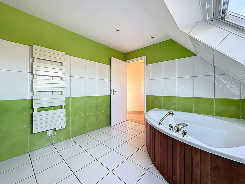 Maison - 175 m² - 8 pièces