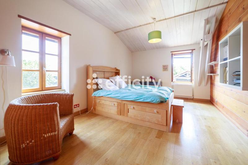 Maison - 306 m² - 8 pièces