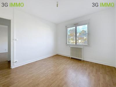Maison - 83 m² - 5 pièces