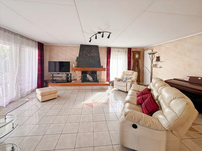 Maison - 205 m² - 8 pièces