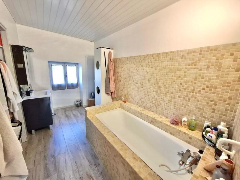 Maison - 182 m² - 6 pièces