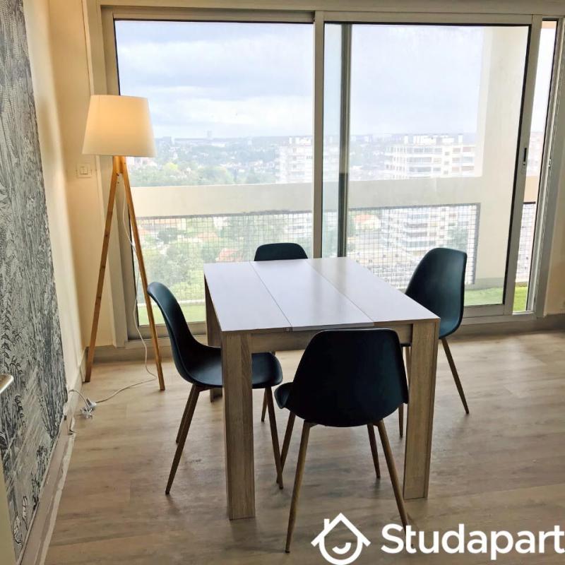 Chambre - 12 m² - 1 pièce