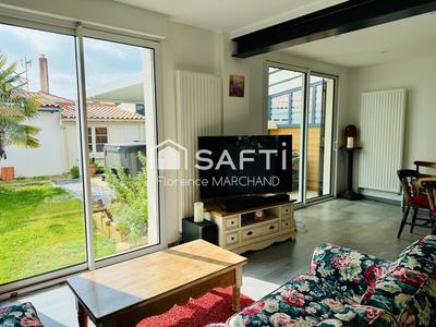 Maison - 90 m² - 4 pièces