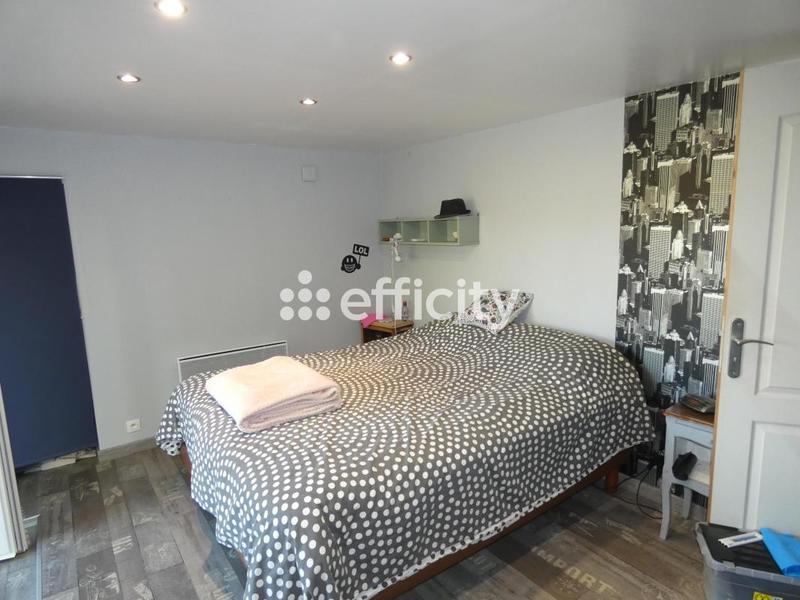 Maison - 230 m² - 8 pièces