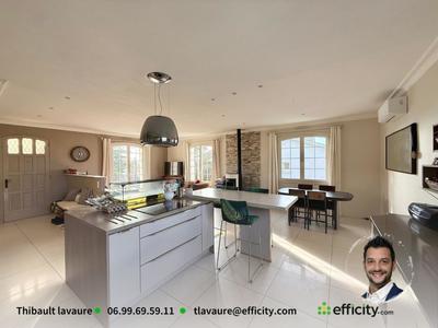 Maison - 177 m² - 8 pièces