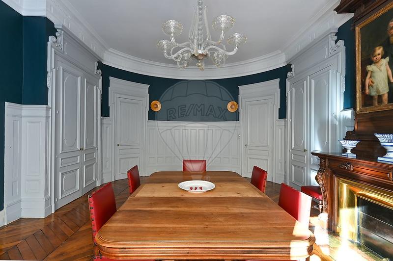 Appartement - 288 m² - 8 pièces