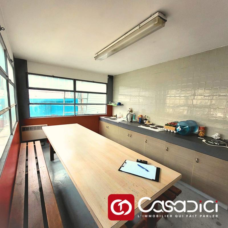 Entrepôt - 1 918 m²