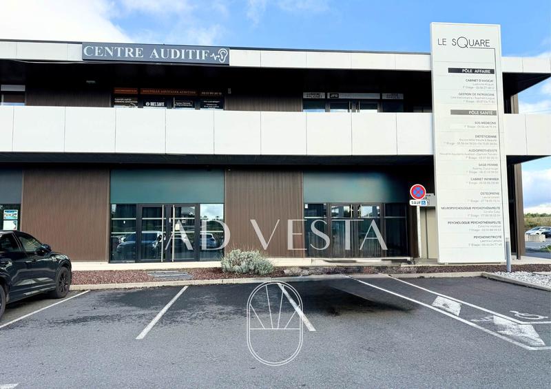 Local commercial - 203 m² - 2 pièces