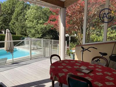 Maison - 171 m² - 5 pièces