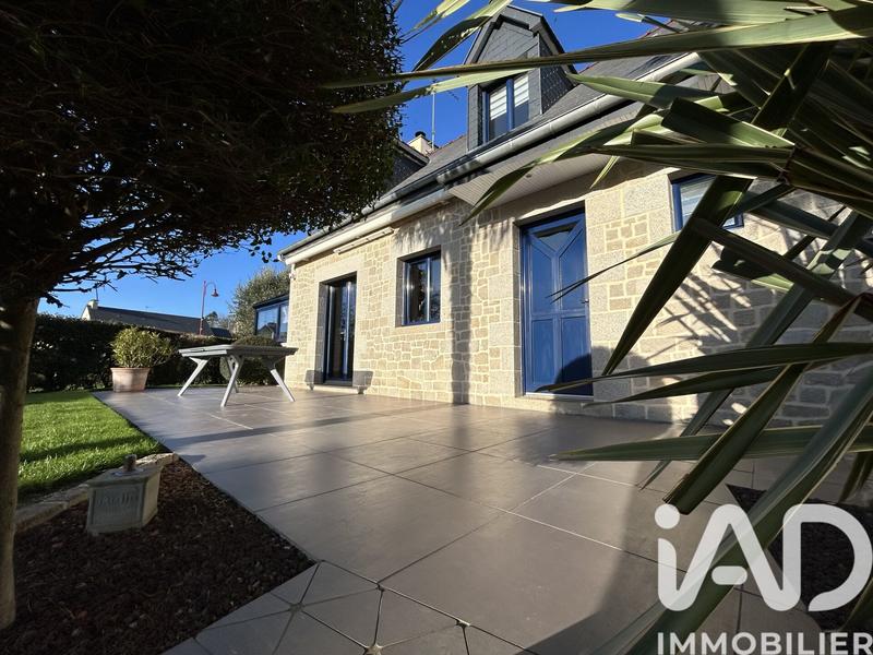 Maison - 180 m² - 8 pièces