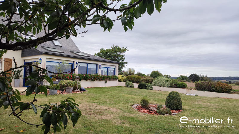 Maison - 185 m² - 8 pièces