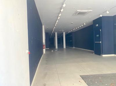 Local commercial - 353 m²