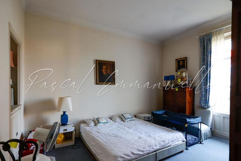 Maison - 247 m² - 5 pièces