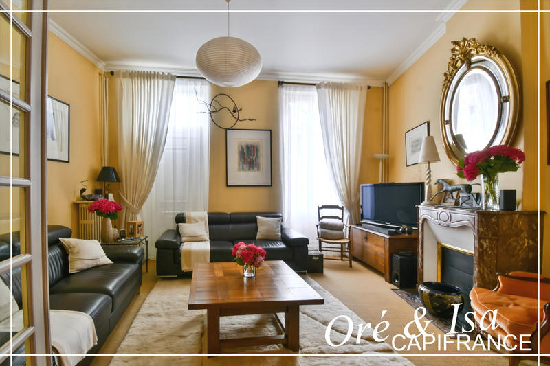 Maison de village - 338 m² - 15 pièces