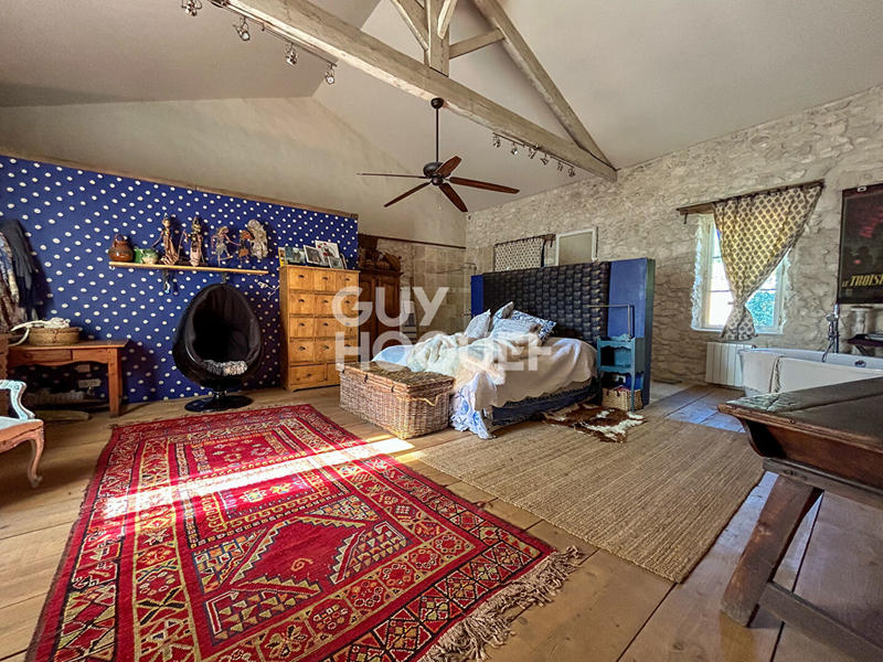 Mas - 240 m² - 5 pièces