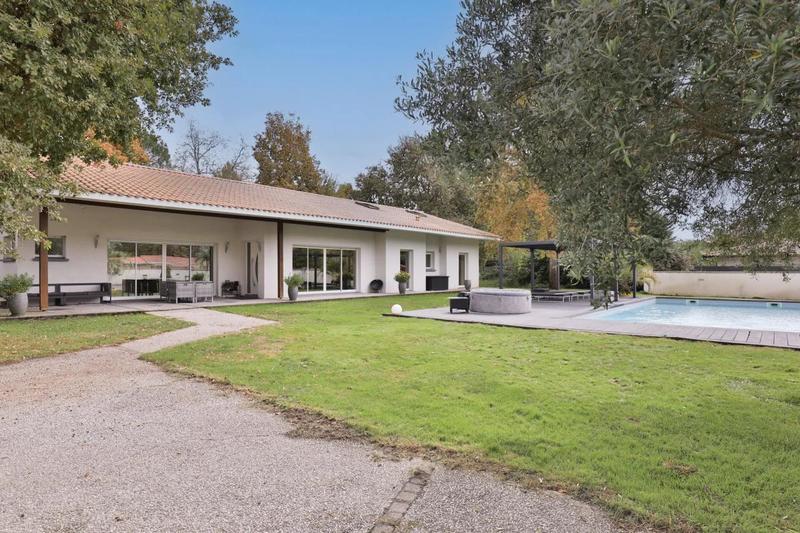 Maison - 180 m² - 6 pièces