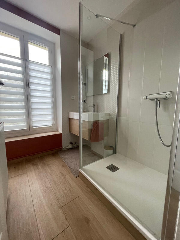 Maison - 200 m² - 7 pièces