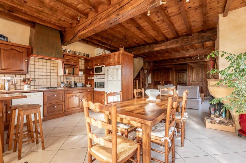 Demeure - 198 m² - 7 pièces